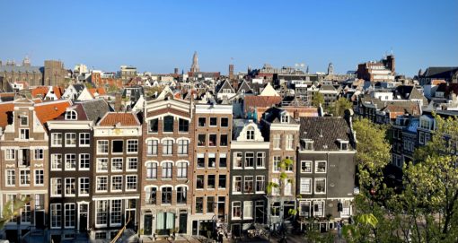 16th and 17th century houses along Amsterdam canal.