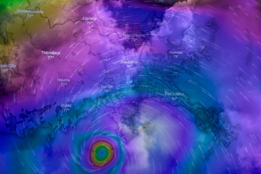 Weather chart showing oncoming hurricane towards south east US.